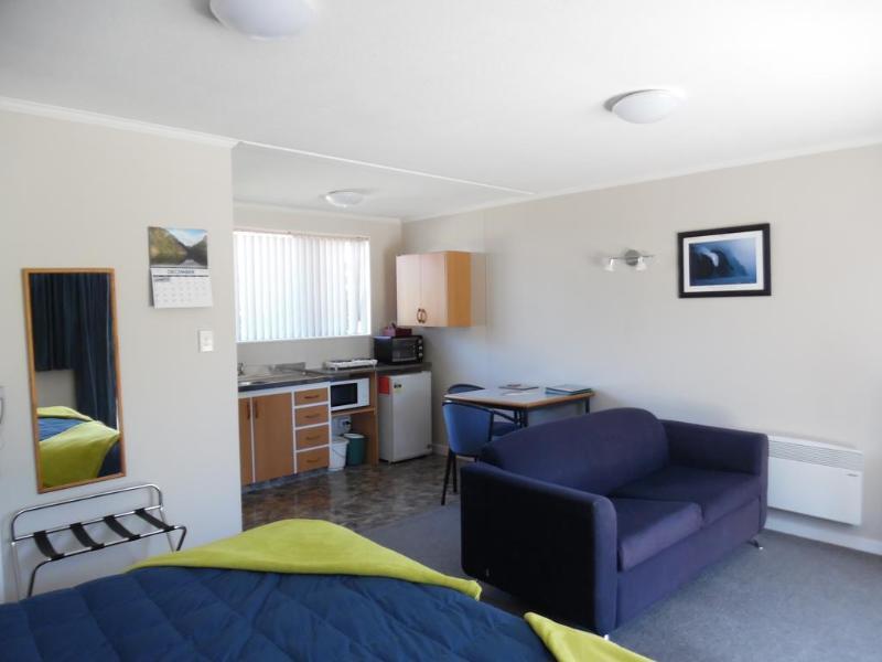 Aden Motel 3*